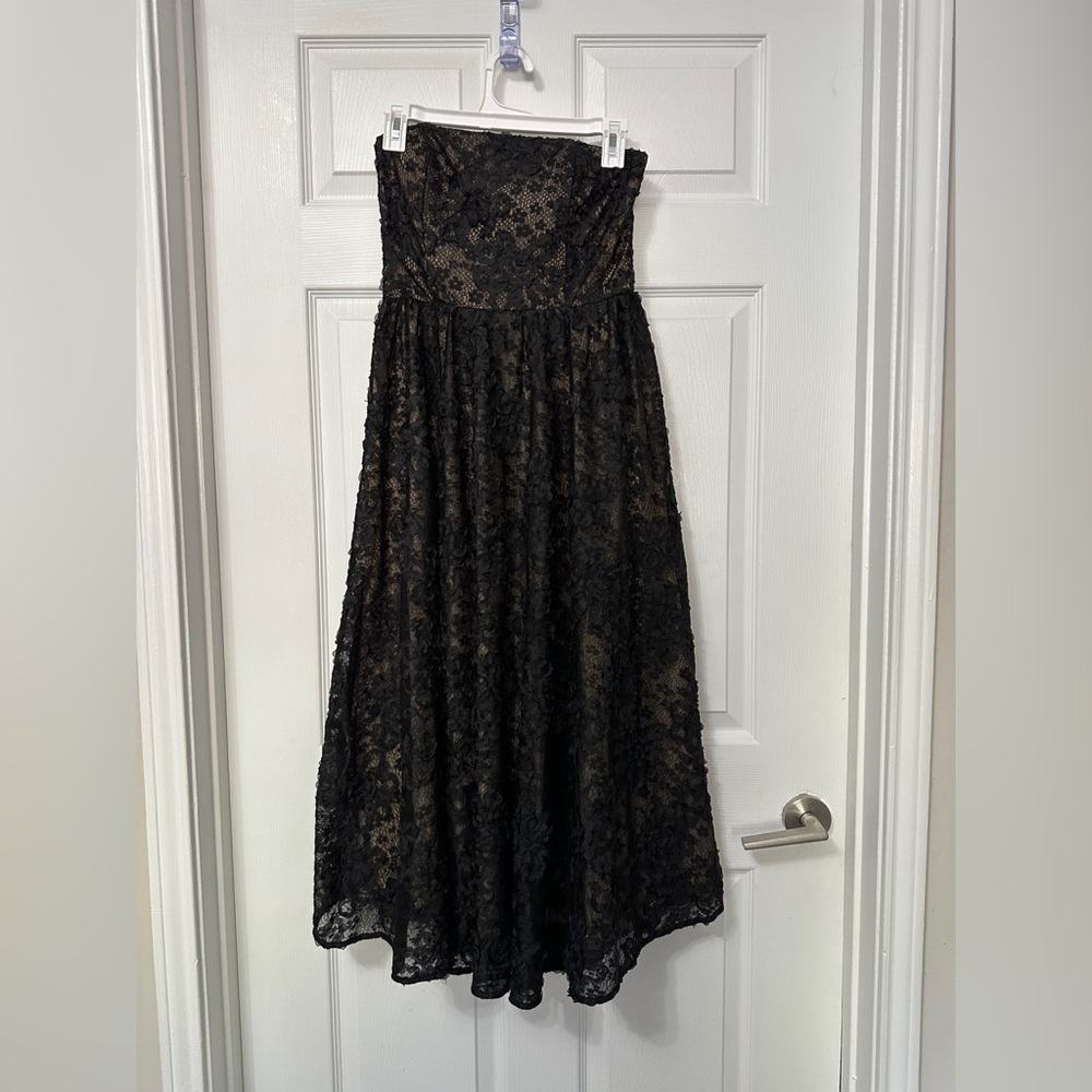 Elegant Black Lace Strapless Dress